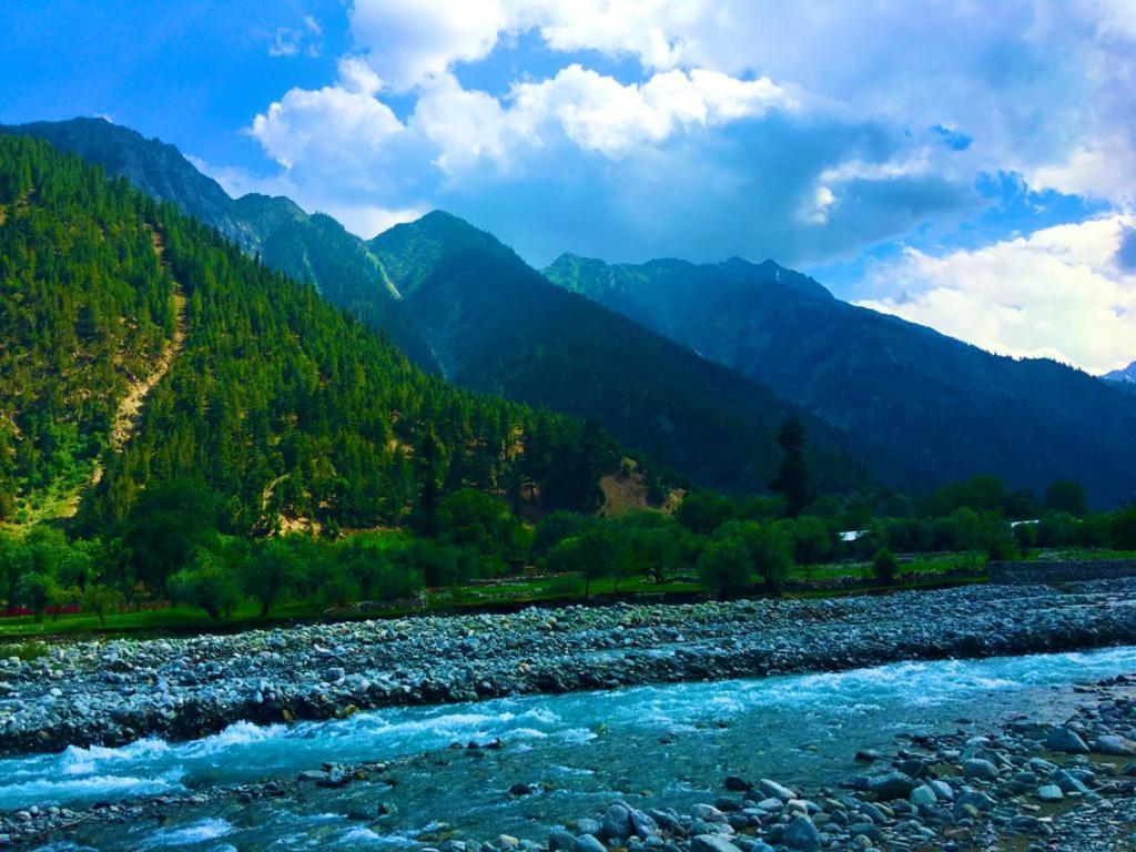 Chitral Inn Resort ภายนอก รูปภาพ