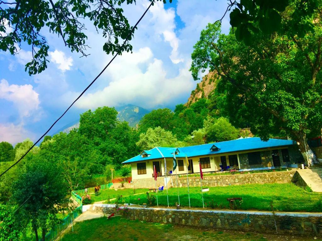 Chitral Inn Resort ภายนอก รูปภาพ