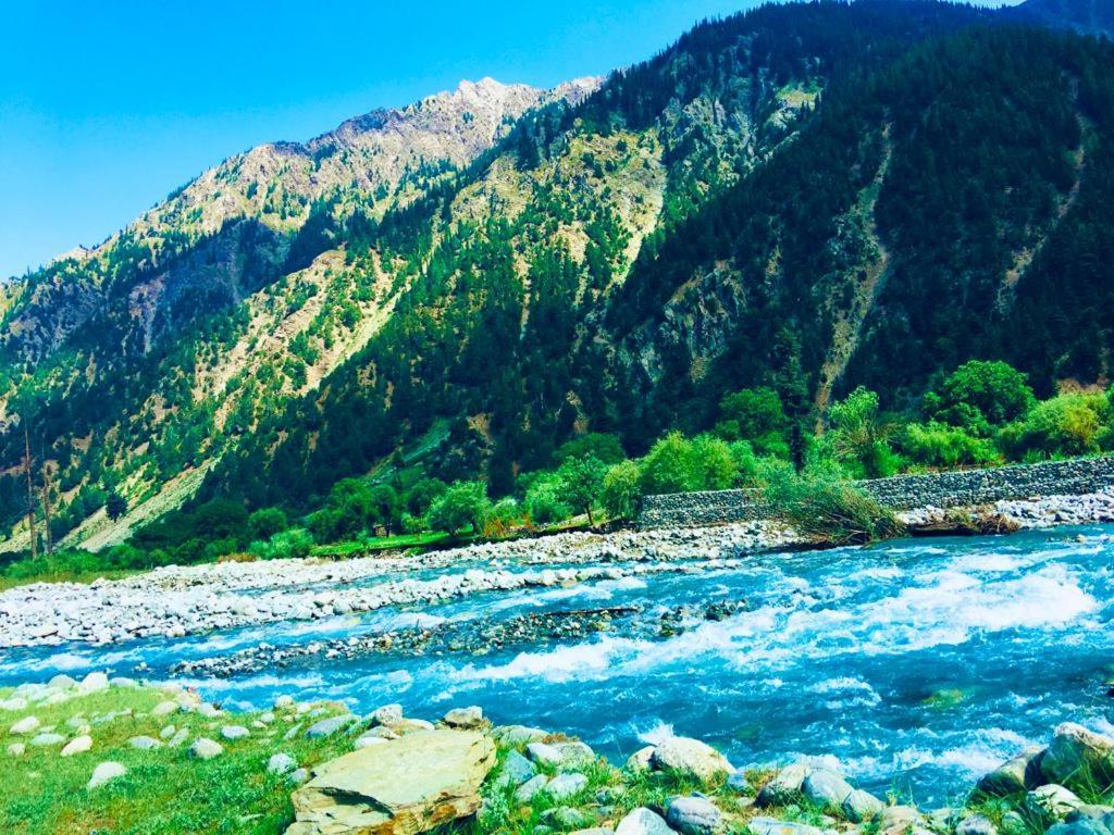 Chitral Inn Resort ภายนอก รูปภาพ
