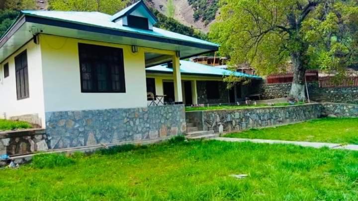 Chitral Inn Resort ภายนอก รูปภาพ