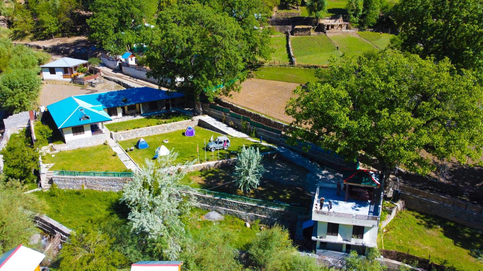 Chitral Inn Resort ภายนอก รูปภาพ