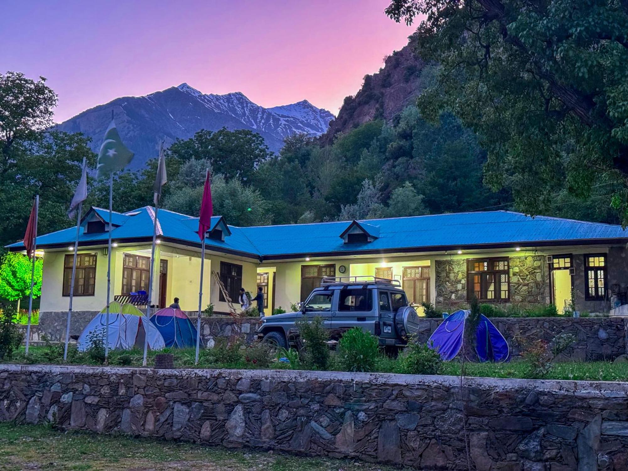 Chitral Inn Resort ภายนอก รูปภาพ